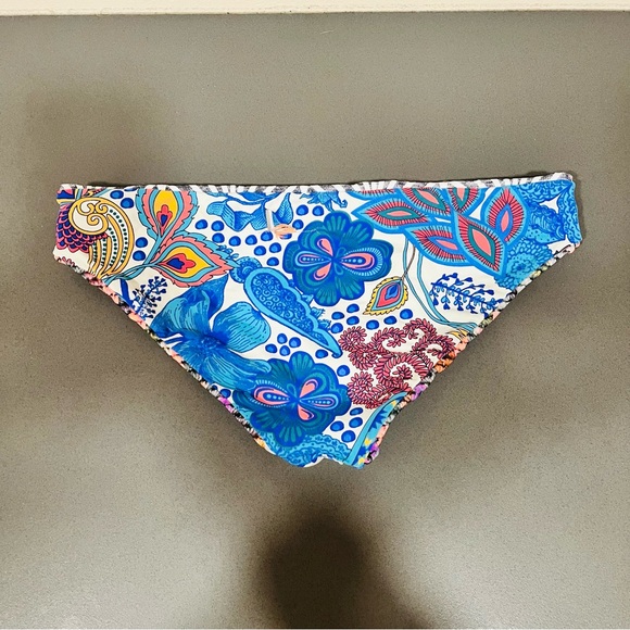 Maaji Reversible Low Rise Bikini Bottom - Picture 5 of 7